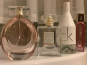 Butelki po perfumach Chanel, Furla, CK
