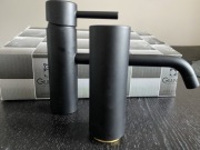 Bateria umywalkowa stojąca czarna Futuro 6539/CZAR