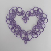 Serwetka frywolitka serduszko czerwono-zlote 10cm