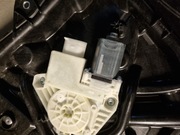 PODNOŚNIK SZYBY LEWY PRZÓD BMW 5 (G30, G31) 7360423 