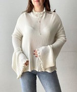 Sweter z wiskozą kremowy prążkowany z szerokimi rękawami bez pleców 46