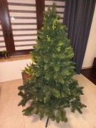 CHOINKA Sztuczna 170cm ze stojakiem oraz bombkami i łańcuchami