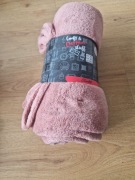 koc polarowy w kolorze pudrowego różu