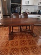 Duży stół rozkładany o wymiarach 90 x 190