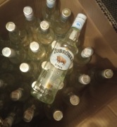 Puste półlitrowe butelki po wódce  Żubrówka Biała