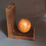 Podpórka do książek art-deco drewno kula