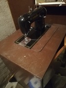 Stara maszyna do szycia chowana marki westa