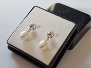 Kolczyki wiszące srebne z perłami. Próba 925