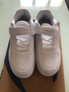 Buty dziecięce Champion białe sneakersy na rzep – jak nowe