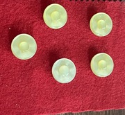 GUZIKI ozdobne, plastik,stopka, średnica 20mm, sztuk 5 -stan idealny