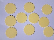 Scrapki koła z falbanką 10 szt. ⌀50 mm żółte pastelowe gramatura 160 g/m2
