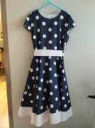 Sukienka dziewczęca w grochy rozm. 140