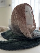 Chusta wykonana na szydełku, handmade shawl