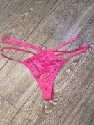 Stringi damskie koronkowe