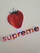 SUPREME Strawberry SS16 naklejka 