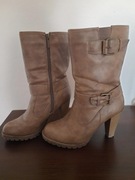 Beżowe kozaczki na korku do połowy łydk