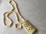 naszyjnik z wisiorem