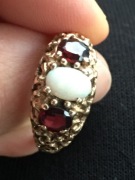 Antyk, złoty pierscionek z opalem, opał, granaty