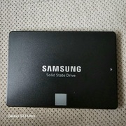 Dysk SSD Samsung 860 EVO 250 GB mało używany MZ-76E250 2,5cala SATA 6GBps 1