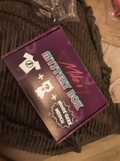 Mike's Mystery Box Koszulka + Kubek + Figurka + Niespodzianki