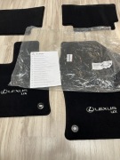 Nowe dywaniki Lexus UX oryginalne welurowe