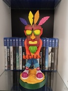 Stojak Podstawka Ładowarka Na Pada do PS4/PS5 Playstation Crash Aku Aku