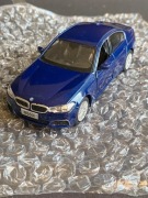 Model BMW M550I G30 (Niebieski) -1:43 Otwierane Drzwi Napęd Pull-Back!