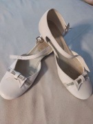 białe buty do stroju komunijnego komunia