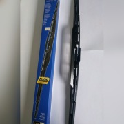 Wycieraczka samochodowa że spojlerem