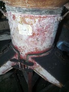 Rozdrabniacz uniwersalny z silnikiem (Śrutownik)