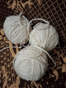 Kłębki wełny nici włóczka 