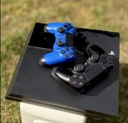 PlayStation 4 PS4 + 2 pady  + 10 gier FIFA 23, Tekken 7 - 100% sprawna IGŁA