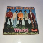 THE BEE GEES - World / Sir Geoffrey Saved The World - 7" sama okładka