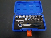 Zestaw przelotowych kluczy nasadowych