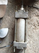 Cylinder pneumatyczny -silownik