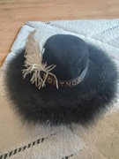 Kapelusz muszkietera welurowy z piórami