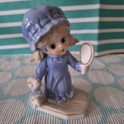 Figurka porcelanowa Dziewczynka z lusterkiem