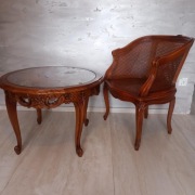 Fotel i stolik kawowy w stylu ludwikowskim