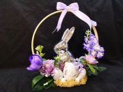 Stroik wielkanocny stojący na kole