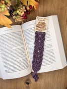 Ręcznie robiona zakładka do książki z makramy – „Jeszcze jeden rozdział…”