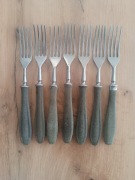 Widelce bakelitowe PRL. 7 sztuk.