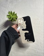 Etui na iPhone 11 Pro – Kremowo-czarne z motywem kotów