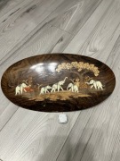 drewno i chyba kość inkrustowane słonie szczescie