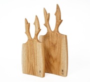 Deska do krojenia z rzeźbionymi rogami mała