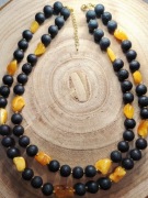 Unikalny Naszyjnik: Lawa Wulkaniczna i Naturalny Bursztyn Bałtycki