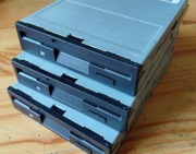 Wewnętrzna stacja dyskietek 3,5" czarny panel