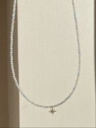 Fluoryt krótki naszyjnik choker pastelowy zawieszka cyrkonia handmade