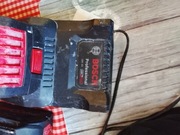 Ładowarka z dwoma bateriami Boscha