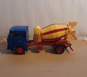 Kultowa ciężarówka z epoki PRL JELCZ betoniarka