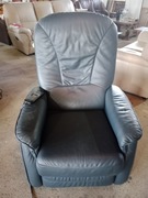 Fotel elektrycznie rozkładany granatowy